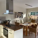 Reetdach-ferienhaus Strandlaeufer *